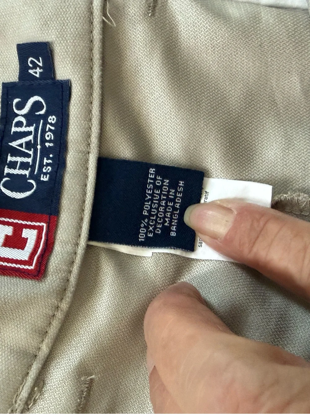 Chaps Men's Flat Front Shorts in Light Tan 42” waist pockets 10 inch inseam